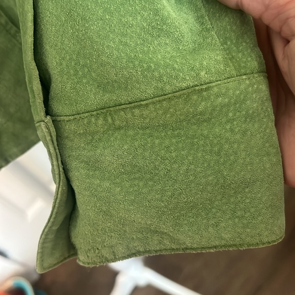 Live a‎ Little Lime Green Suede Blazer. - Picture 11 of 13